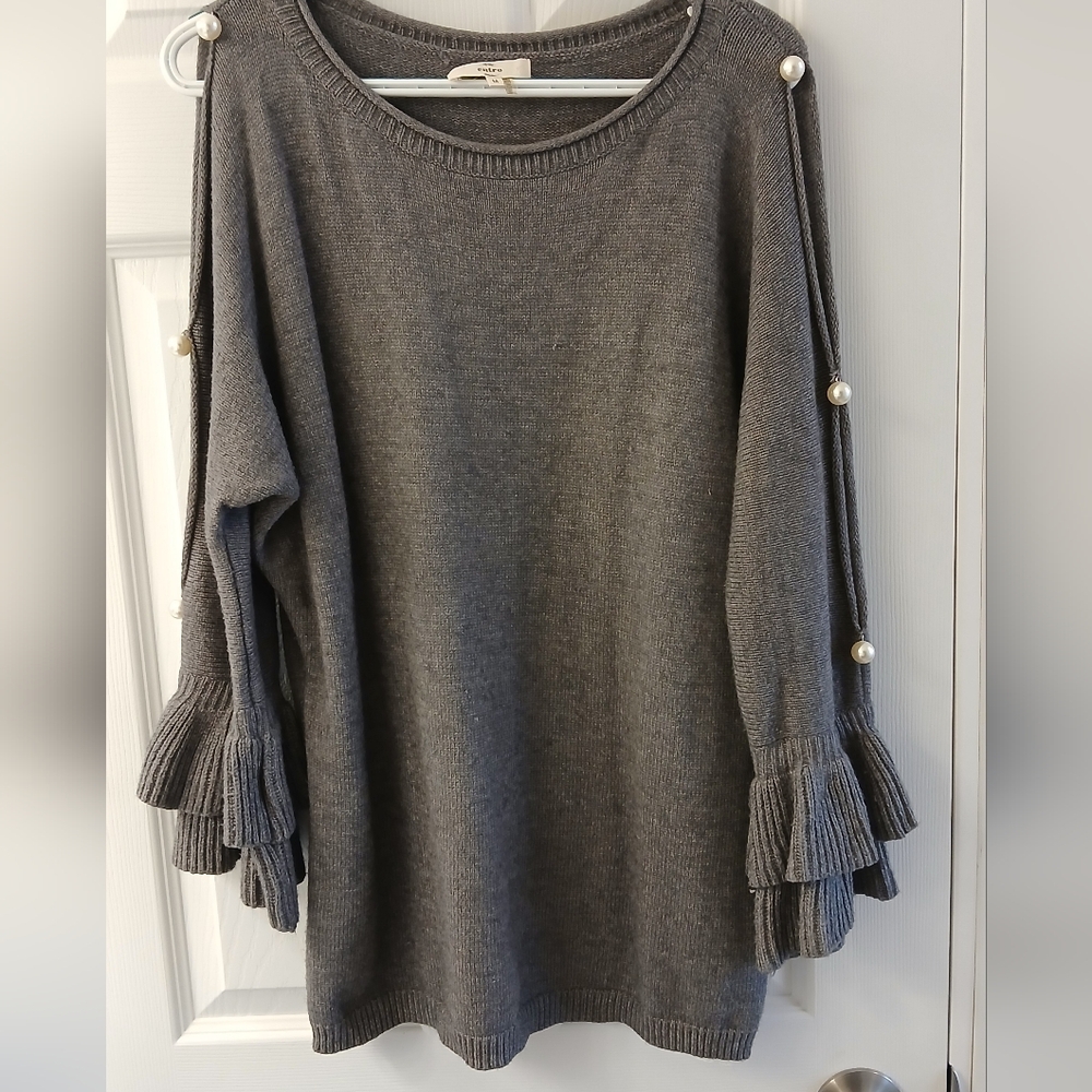 ENTRO Gray Knit Sweater Medium, Pearl Peekaboo Sleeves with Double Ruffle Detail